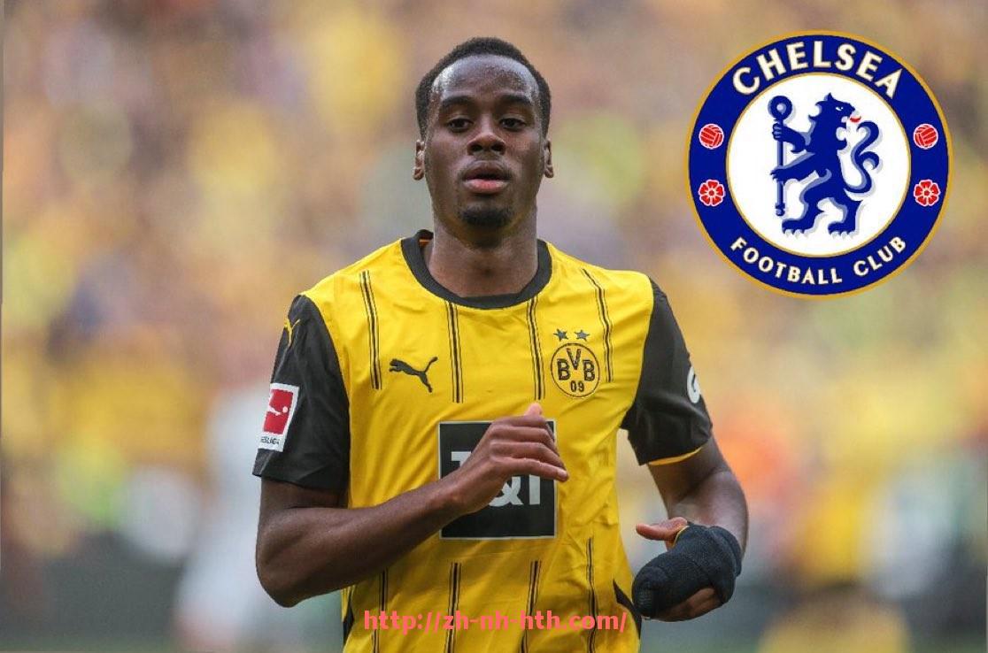 华体会hth登录入口-英超灰黑竖条纹球衣是哪支球队的？